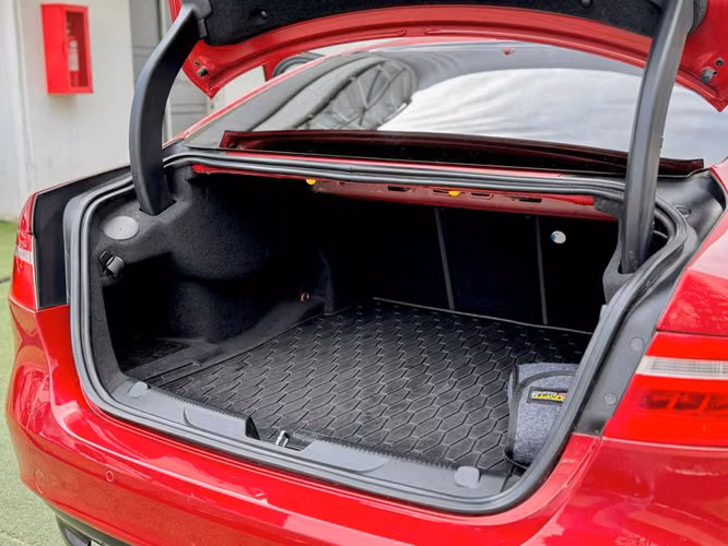 JAGUAR XE 2.0I R-SPORT - 2016 | 4553 - Imagen 12