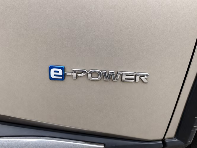 NISSAN X-TRAIL E-POWER EXCLUSIVE 3ROW AWD - 2024 | 4568 - Imagen 3