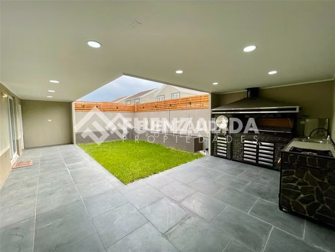 Casa en arriendo de 3 Dorm + 3 Baños + 3 Estac en P. Hurtado