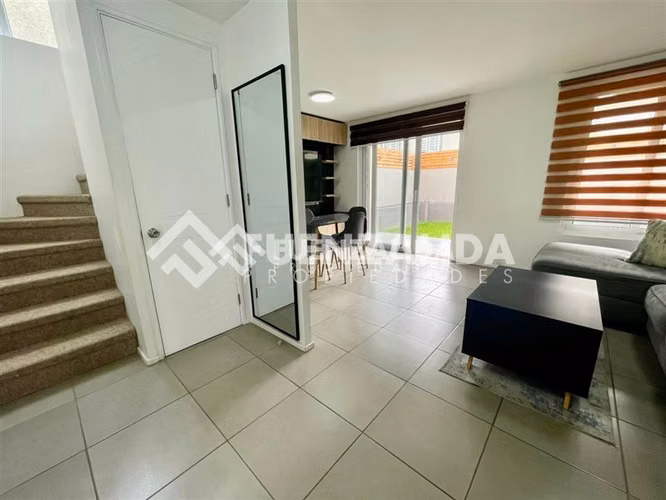 Casa en arriendo de 3 Dorm + 3 Baños + 3 Estac en P. Hurtado