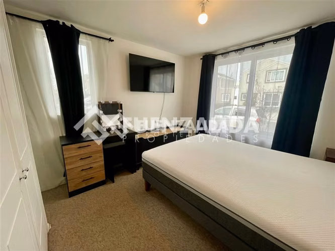 Casa en arriendo de 3 Dorm + 3 Baños + 3 Estac en P. Hurtado
