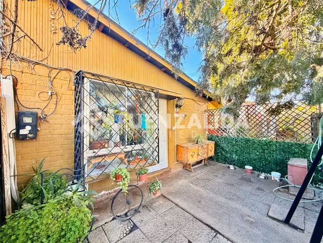 Casa en venta de 3 dorm + 3 Baños + Estac. en Maipú