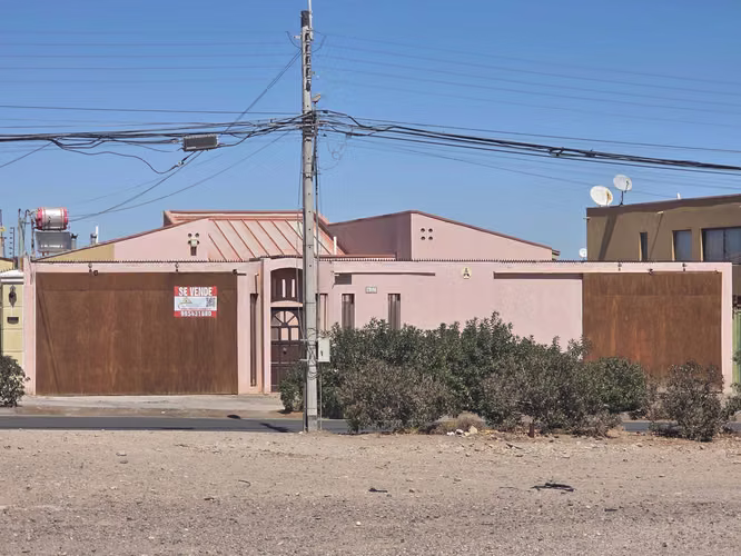 Amplia casa en venta villa Atacama Calama  (181359)