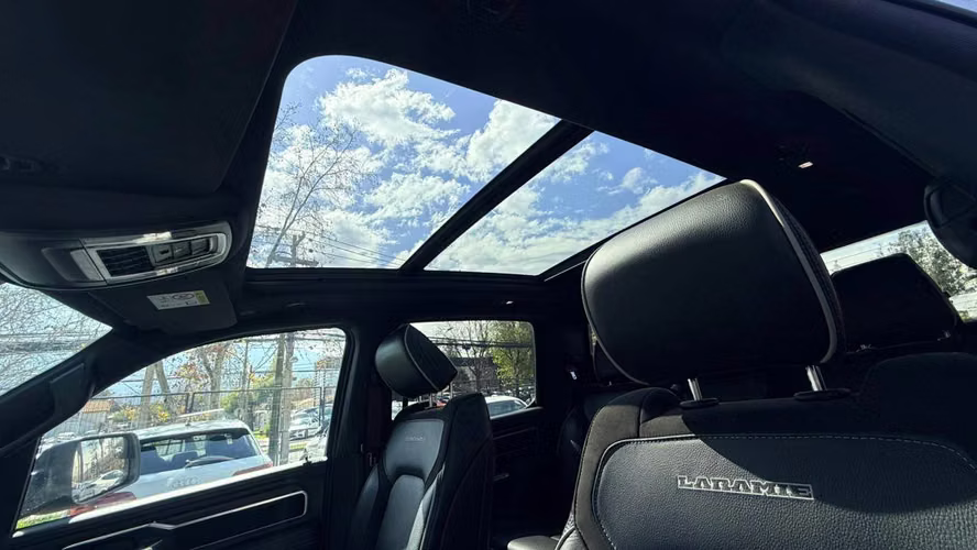 Ram 1500 Laramie LARAMIE 3.0T CREW CAB (2025) - Imagen 8