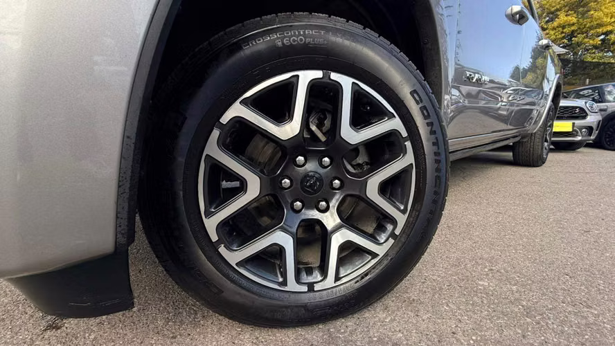 Ram 1500 Laramie LARAMIE 3.0T CREW CAB (2025) - Imagen 6