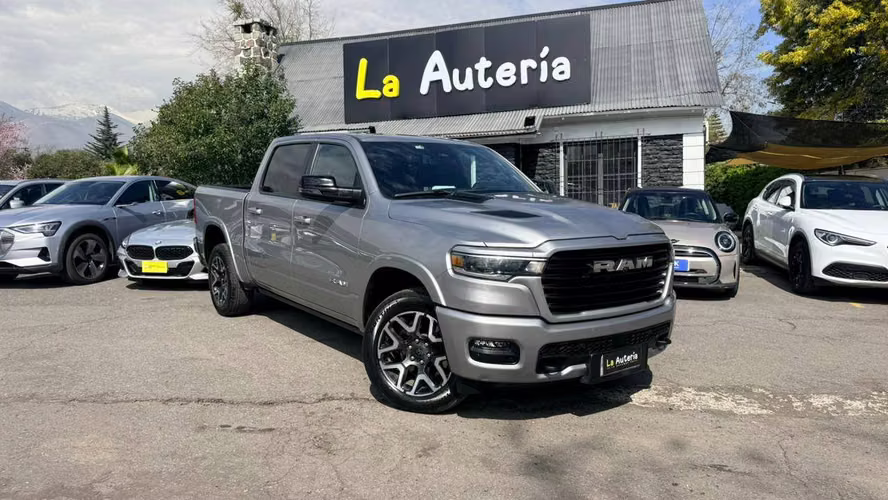 Ram 1500 Laramie LARAMIE 3.0T CREW CAB (2025) - Imagen 2