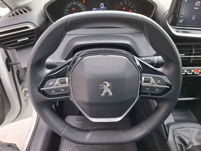 PEUGEOT 208 2023 - Imagen 14