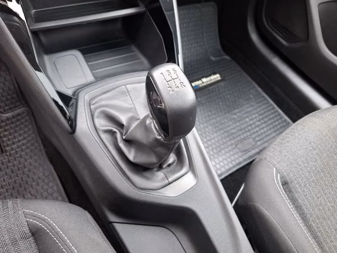 PEUGEOT 208 2023 - Imagen 18