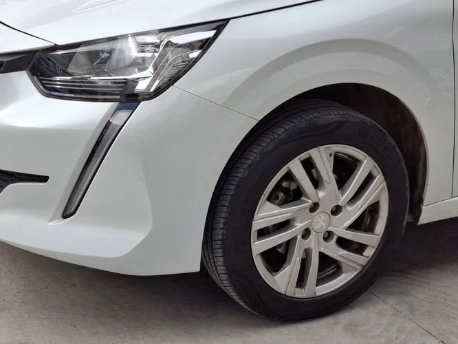 PEUGEOT 208 2023 - Imagen 4