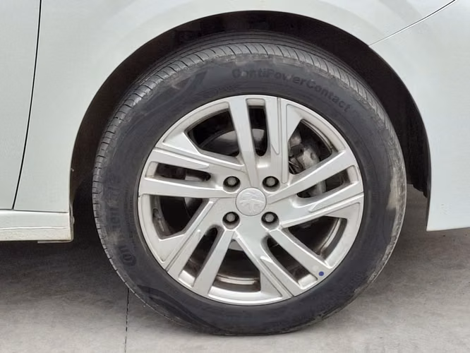 PEUGEOT 208 2023 - Imagen 10
