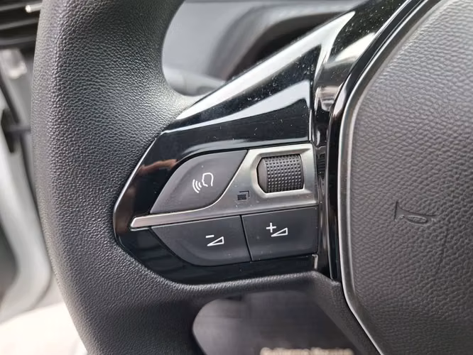 PEUGEOT 208 2023 - Imagen 15