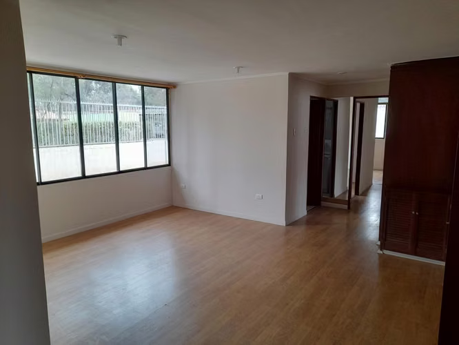 Casa, 5 dormitorios, con amplios y luminosos espacios frente al Jumbo