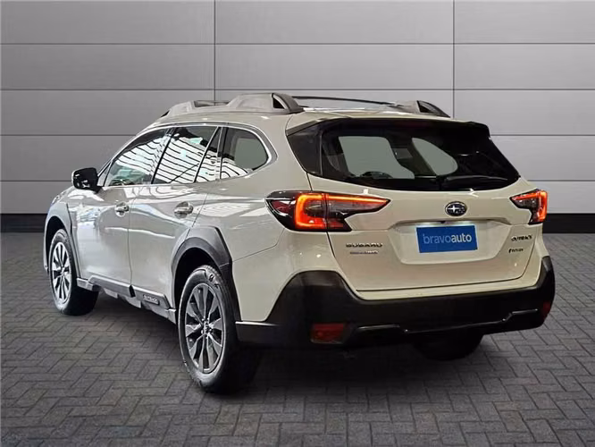 SUBARU OUTBACK 2023