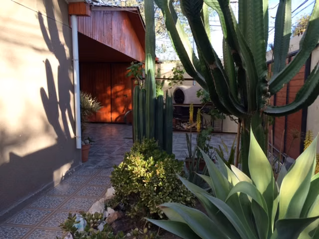 Casa 1 piso villa cerrada, a una cuadra colegio San Lorenzo