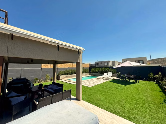 Casa 3D3B Con Piscina, Terraza Y Walk-in Closet, Colina