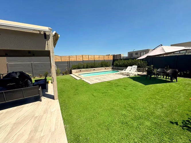 Casa 3D3B Con Piscina, Terraza Y Walk-in Closet, Colina