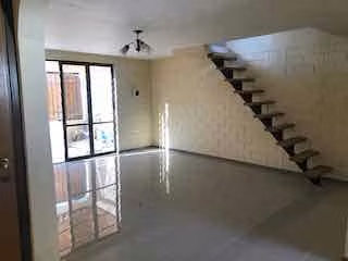 Arriendo Casa 2 Pisos - Sector Parque Centenario | $700.000