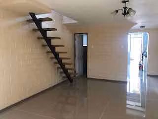 Arriendo Casa 2 Pisos - Sector Parque Centenario | $700.000