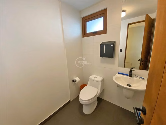 Casa remodelada apta comercio y oficina, arriendo en Ñuñoa - Imagen 8