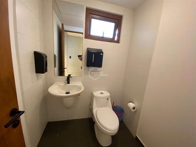 Casa remodelada apta comercio y oficina, arriendo en Ñuñoa - Imagen 24