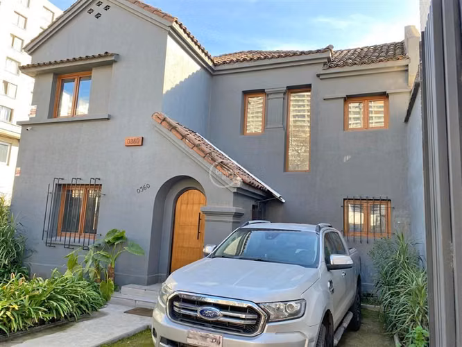 Casa remodelada apta comercio y oficina, arriendo en Ñuñoa - Imagen 33