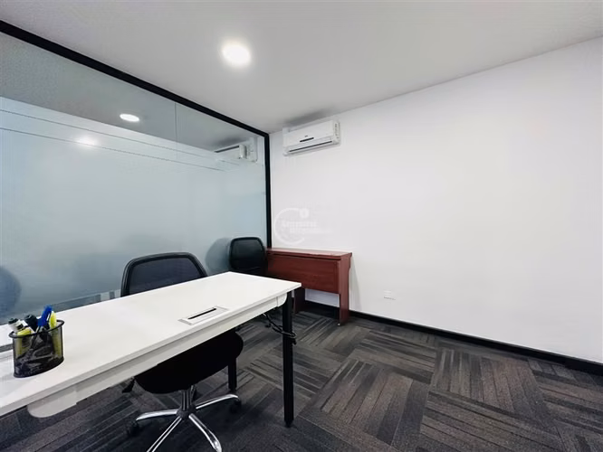 7 privados, sala de reuniones, 4 baños, 1 estac, Santiago - Imagen 17