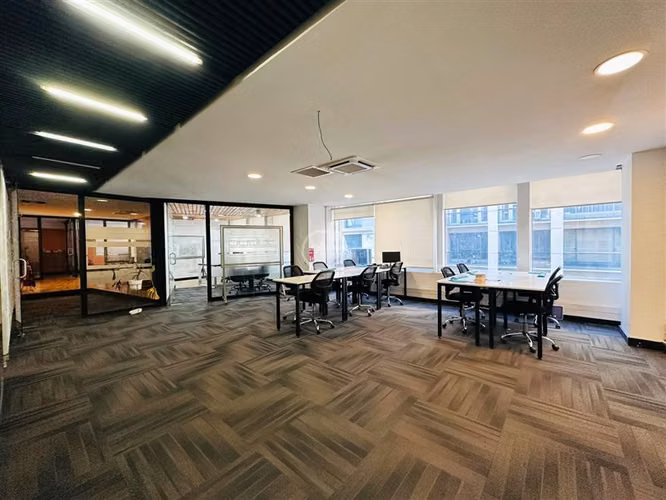 7 privados, sala de reuniones, 4 baños, 1 estac, Santiago - Imagen 15