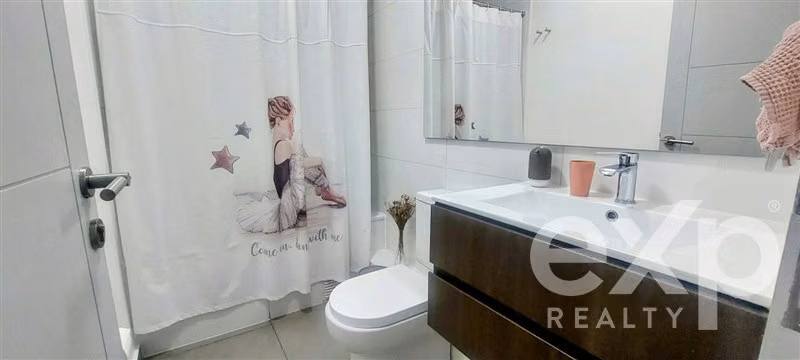 Townhouse en venta de 4 dorm. en Peñalolén