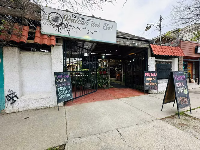 VENTA CASA CON RESTAURANTE ESMERALDA QUILPUE (181397)