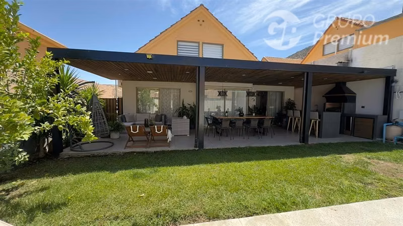 Casa en venta de 3 dorm. en Pudahuel