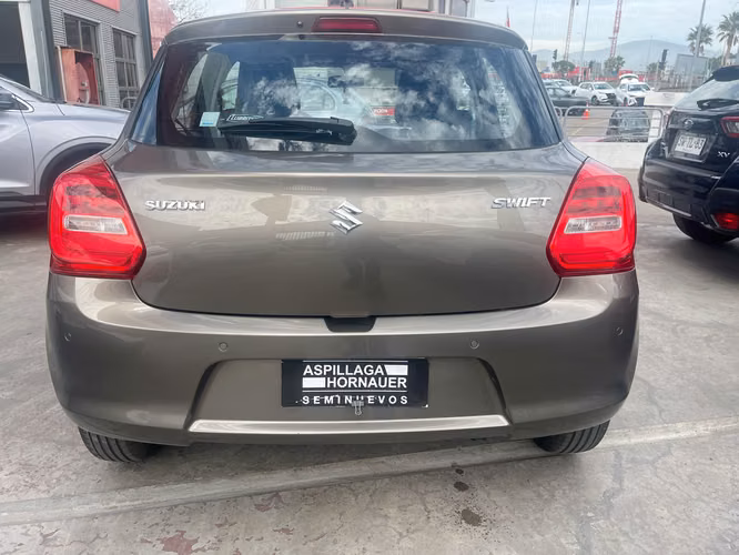 SUZUKI SWIFT GL SPORT MT - Imagen 6