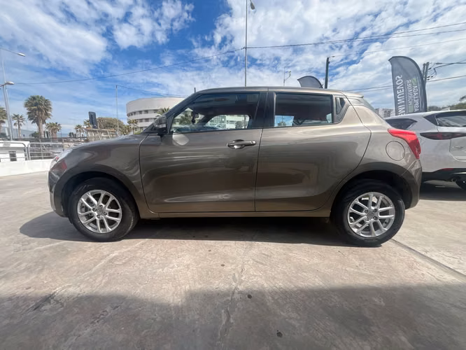 SUZUKI SWIFT GL SPORT MT - Imagen 4