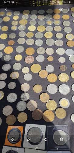 GRAN COLECCIÓN DE 1.300 MONEDAS DEL MUNDO