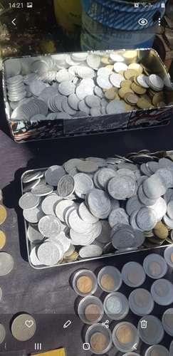 GRAN COLECCIÓN DE 1.300 MONEDAS DEL MUNDO