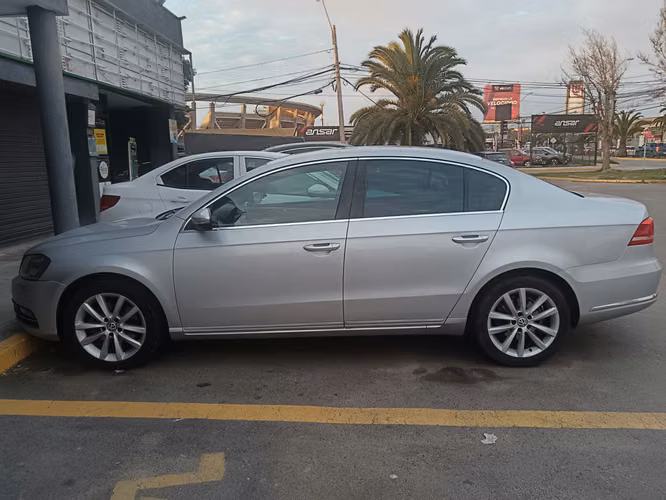 VOLKSWAGEN PASSAT HIGHLINE TSI 1.8 - Imagen 5