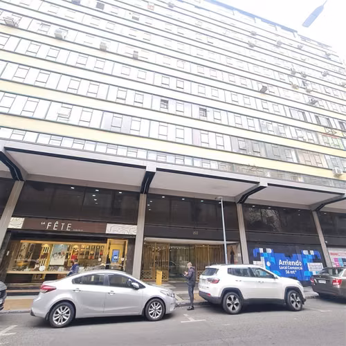 Oficina con baño privado en pleno centro de Santiago