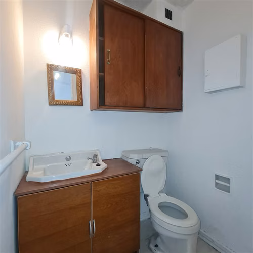 Oficina con baño privado en pleno centro de Santiago