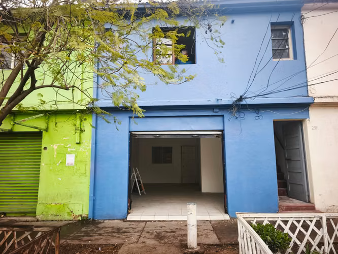 VENTA DE LOCAL COMERCIAL CON DEPARATMENTO