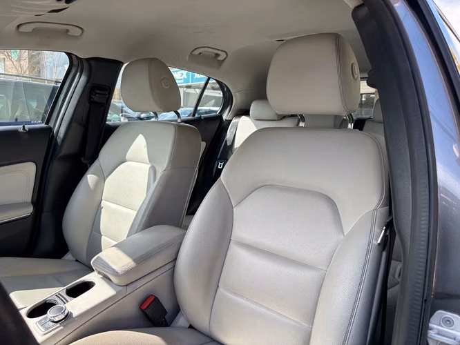 MERCEDES-BENZ GLA 200 2017