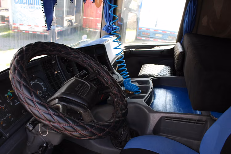 Scania p310 año 2007 Tracto 4x2 426.000 Kms Kit Hidraulico - Imagen 9