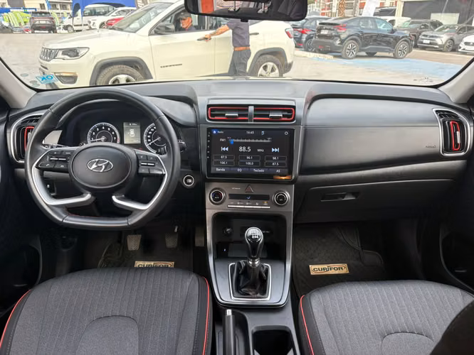 HYUNDAI CRETA 1.5 SU2I VALUE MT