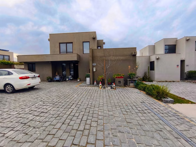 VENTA DE CASA EN CHICUREO CON PISCINA. (181418) - Imagen 3