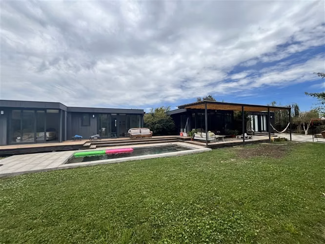Vendemos Excelente Casa en Loteo Cerrado Alto Las Cruces