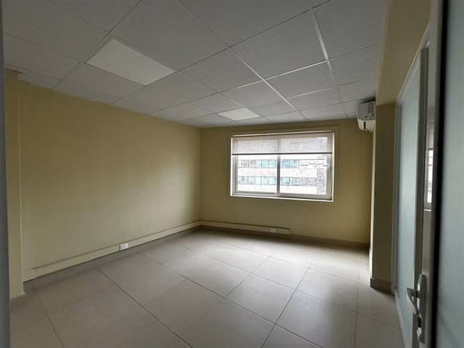 Oficina Arriendo, sin gastos comunes, a pasos Costanera C. - Imagen 4