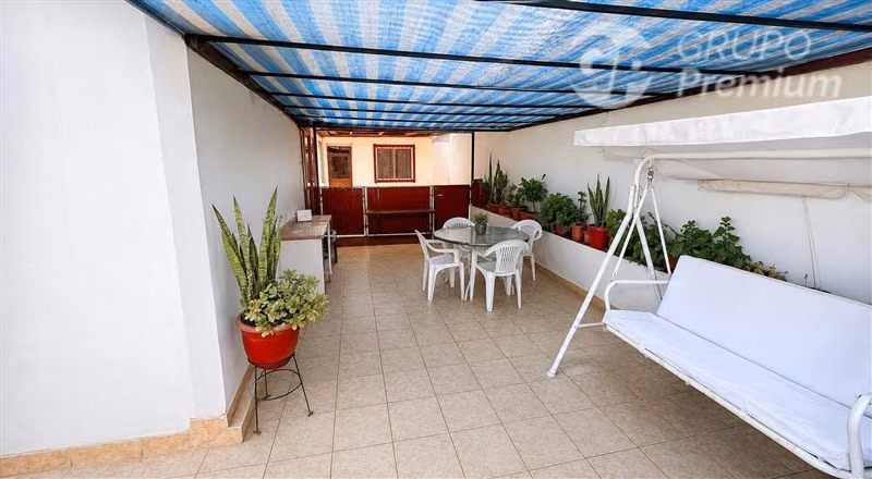 Amplia y acogedora casa de 6D, 2B en venta en Tongoy - Imagen 1