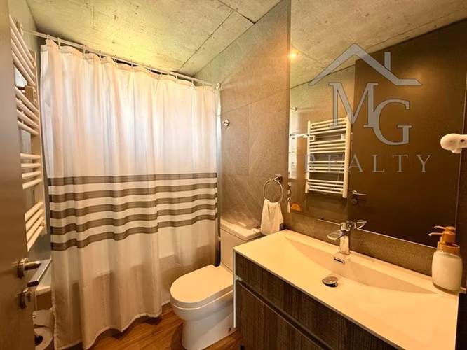 Casa en arriendo de 4 dorm. en Chicureo Colina