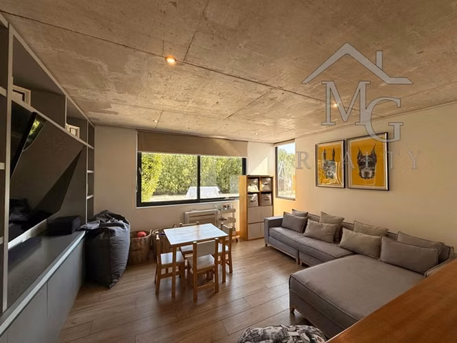 Casa en arriendo de 4 dorm. en Chicureo Colina