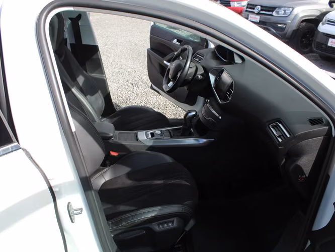 PEUGEOT 308 FELINE BLUEHDI 1.6 AT 2017