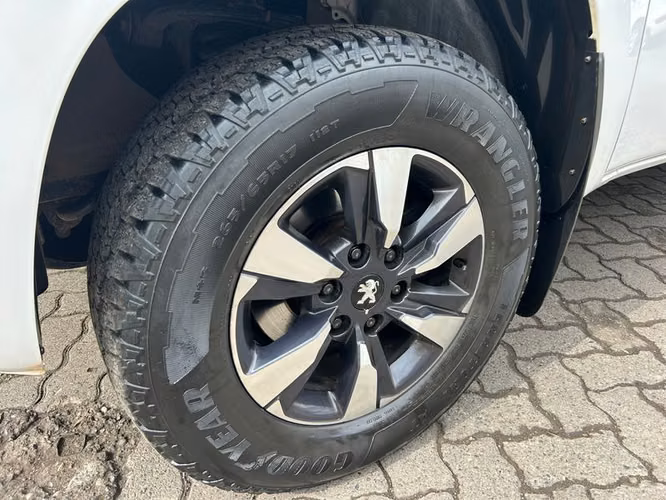 PEUGEOT LANDTREK ACTIVE BLUEHDI 180 4X4 AT - 2023 | 4434