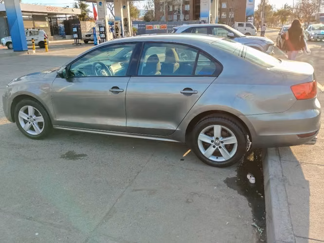 Vendo Volkswagen vento 2011 2.0